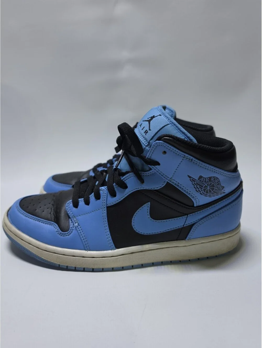 Jordan Air Jordan 1 Mid University Blue Black Mid Top Lace-Up Leather DQ8426-401